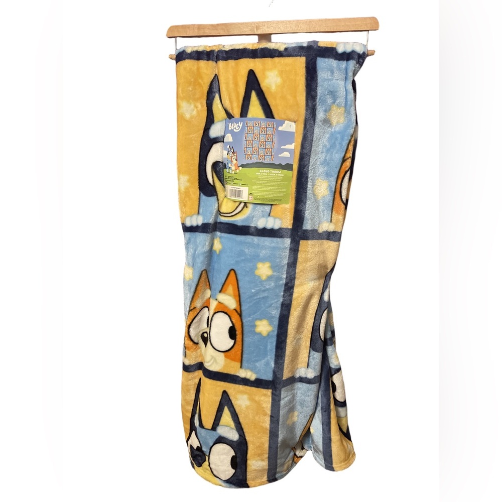 Bluey Kids Cloud Throw Blanket 60x70  Cozy Soft Fleece New With Tags